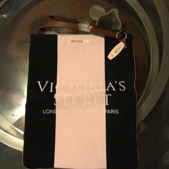 Victoria's Secret Handbags - Victoria’s Secret purse!
